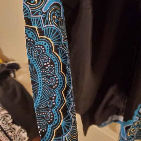 Metropolitan Black Blue Patterned Plus Size Lightweight Zip Hooded Jacket - Picture 4 of 13